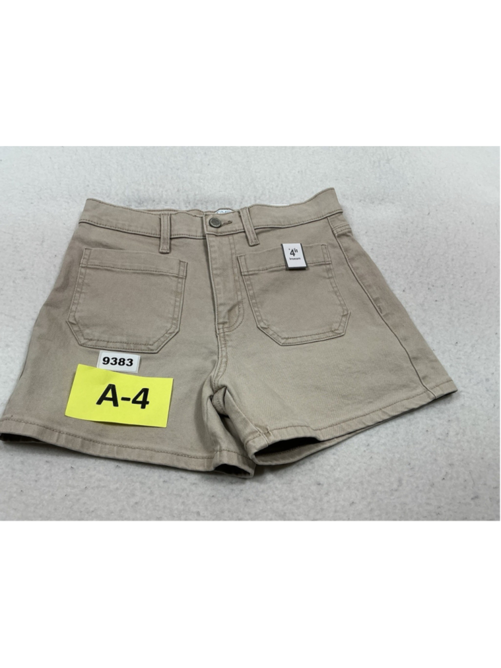 Womans NWT Time & Tru Beige Jean Short Shorts Size 4